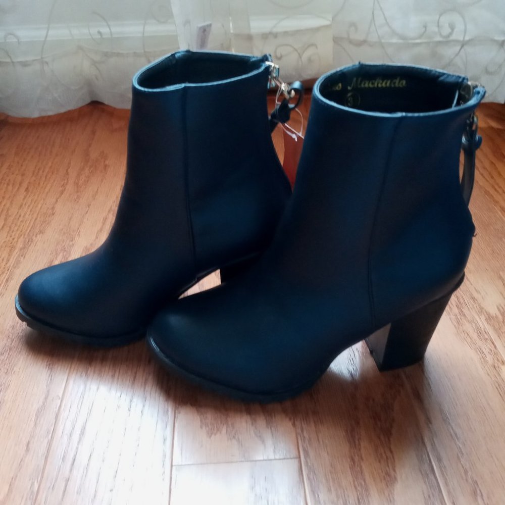 Andres Machado tassel zip booties size EU 33